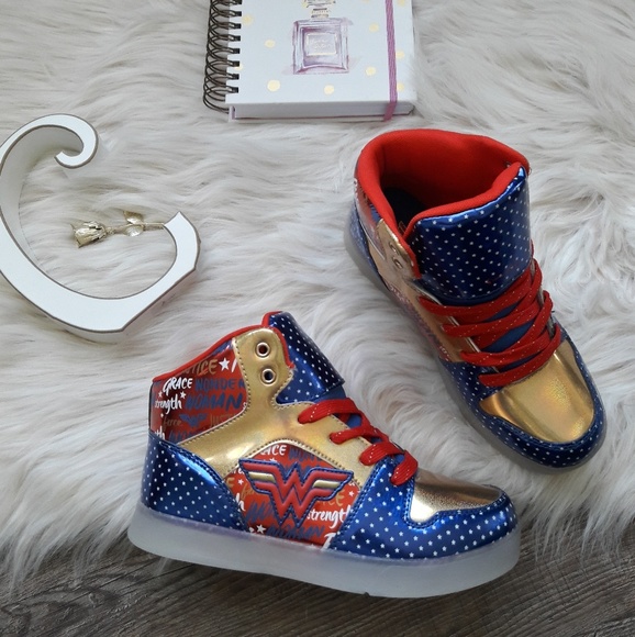 NEW DC Wonder Woman High-Tops - Picture 3 of 6